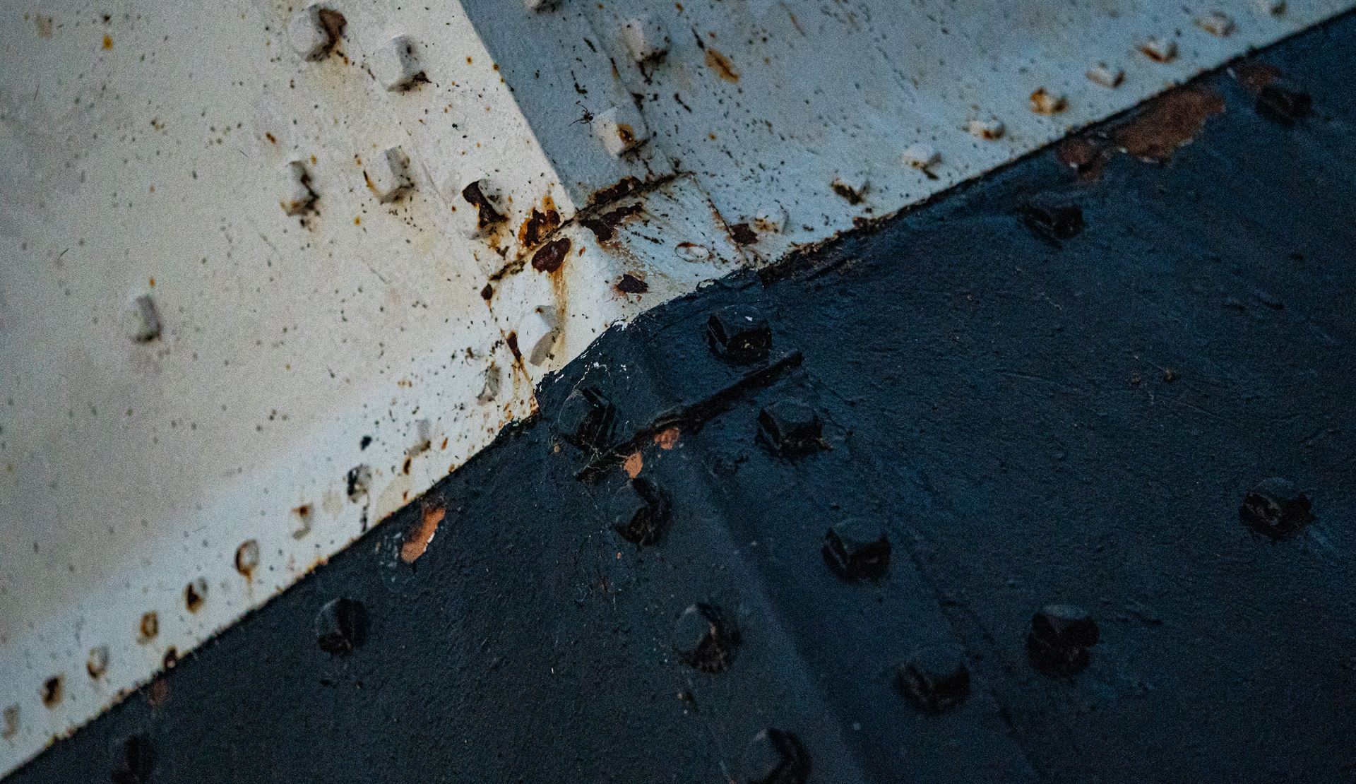 metal with rivits on boat 